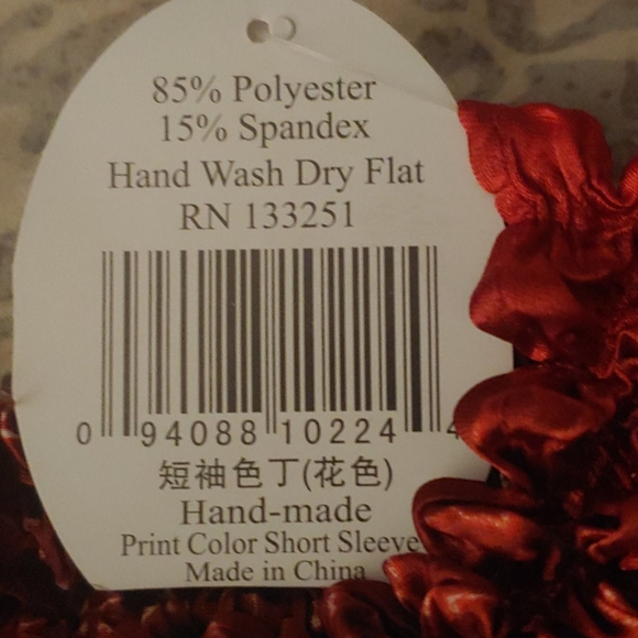 NWT Miracle Top....looks tiny, fits large! - Picture 3 of 4